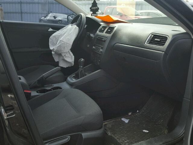 3VW1K7AJ4DM249139 - 2013 VOLKSWAGEN JETTA BASE შავი ფოტო 5