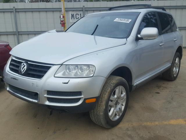 WVGCM77L55D006415 - 2005 VOLKSWAGEN TOUAREG 4. SILVER photo 2