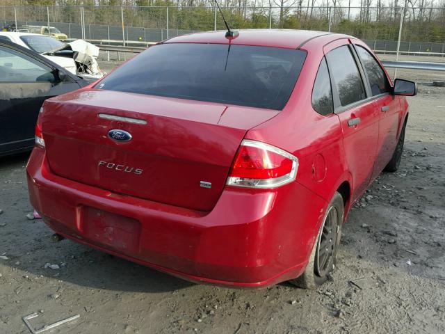 1FAHP3FN5AW258456 - 2010 FORD FOCUS SE RED photo 4