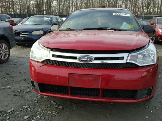 1FAHP3FN5AW258456 - 2010 FORD FOCUS SE RED photo 9