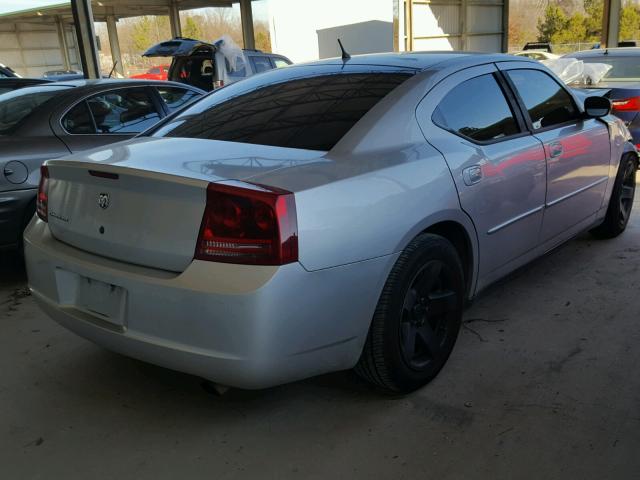 2B3KA43G68H134672 - 2008 DODGE CHARGER SILVER photo 4