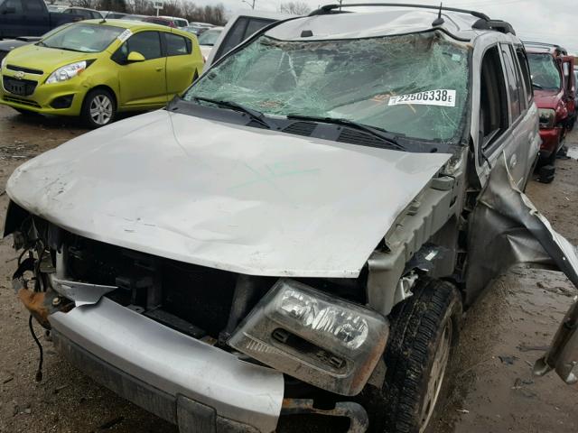 1GNDT13S052226991 - 2005 CHEVROLET TRAILBLAZE SILVER photo 9