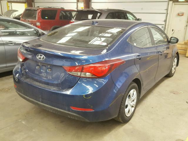 5NPDH4AE1GH700408 - 2016 HYUNDAI ELANTRA SE BLUE photo 4