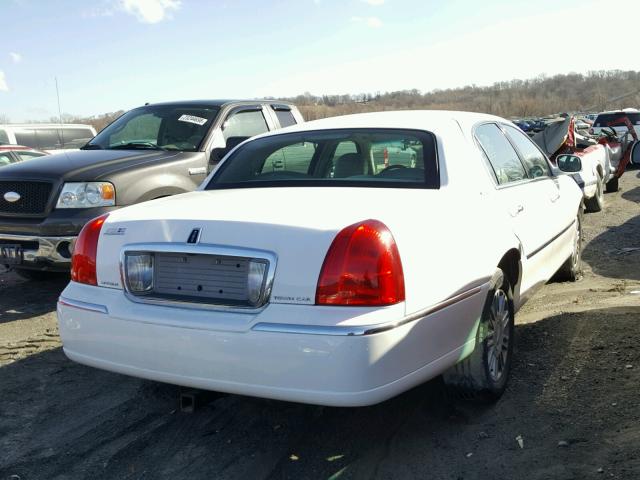 2LNHM82V89X636593 - 2009 LINCOLN TOWN CAR S WHITE photo 4