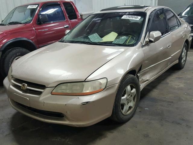 1HGCG1654YA029171 - 2000 HONDA ACCORD EX GOLD photo 2