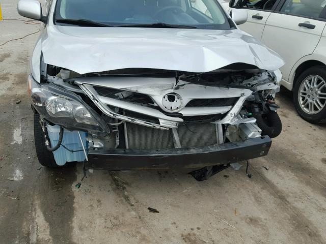 2T1BU4EE2CC914270 - 2012 TOYOTA COROLLA BA SILVER photo 9