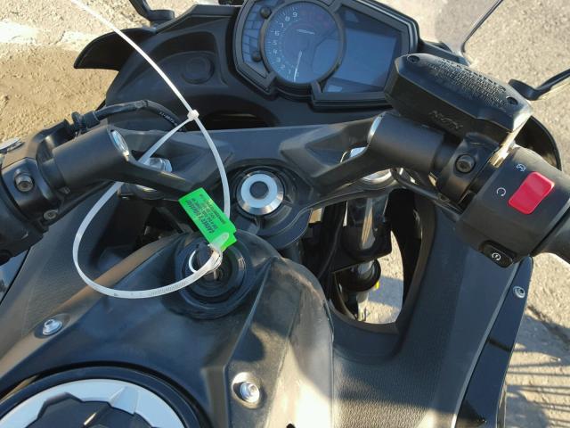 JKAEXEJ10HDA00720 - 2017 KAWASAKI EX650 J შავი ფოტო 5