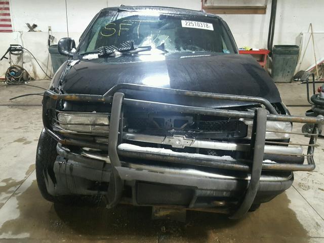 1GNDT13W9W2286482 - 1998 CHEVROLET BLAZER BLACK photo 9