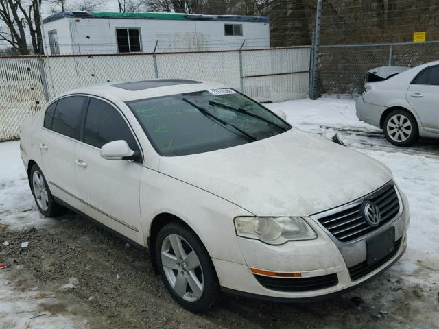 WVWAK73C98E009923 - 2008 VOLKSWAGEN PASSAT KOM WHITE photo 1