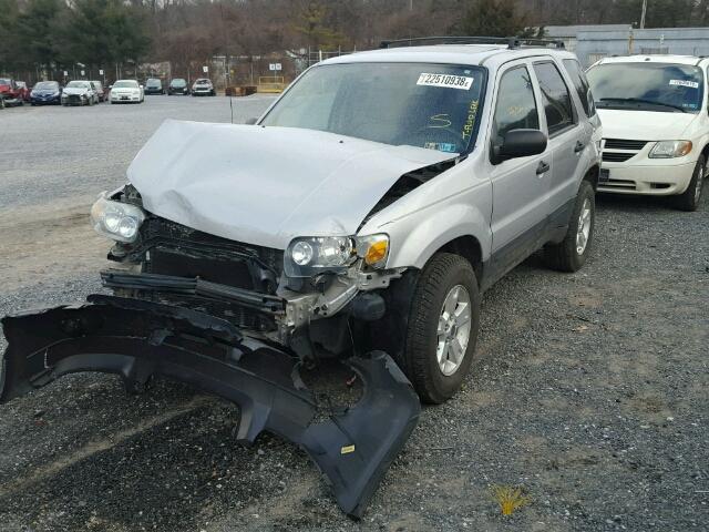 1FMYU93145KA78420 - 2005 FORD ESCAPE XLT SILVER photo 2