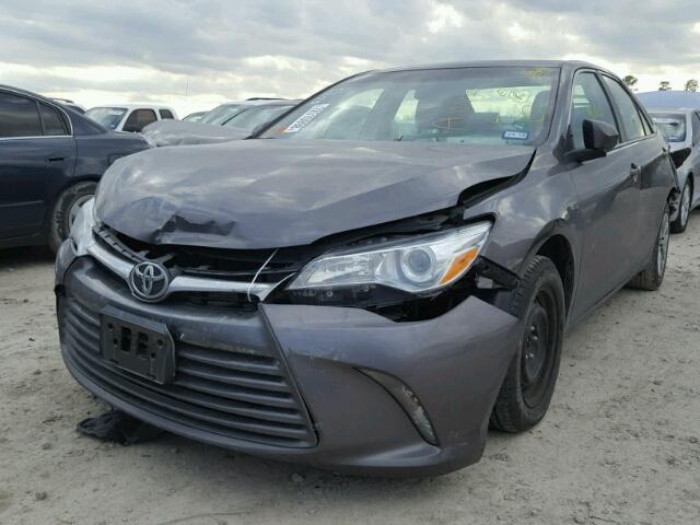 4T4BF1FK2GR520176 - 2016 TOYOTA CAMRY LE GRAY photo 2