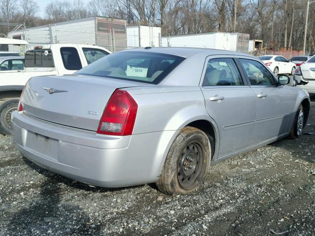 2C3KA43RX7H855614 - 2007 CHRYSLER 300 SILVER photo 4