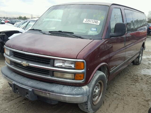 1GAHG39R9X1142507 - 1999 CHEVROLET EXPRESS G3 MAROON photo 2