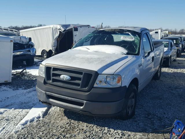 1FTRF12W26NB26675 - 2006 FORD F150 WHITE photo 2