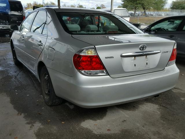 4T1BE32K35U959060 - 2005 TOYOTA CAMRY LE SILVER photo 3