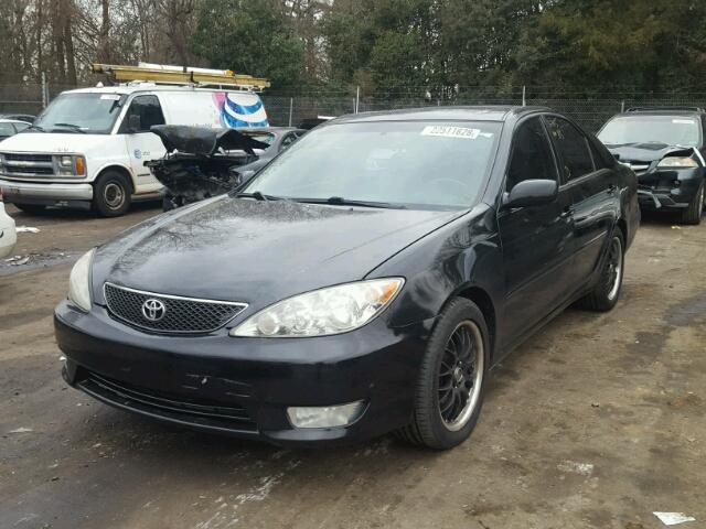 4T1BE30KX5U019342 - 2005 TOYOTA CAMRY LE BLACK photo 2