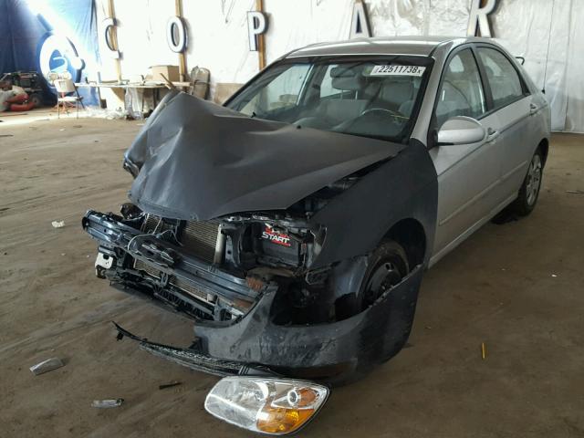 KNAFE221695630146 - 2009 KIA SPECTRA EX SILVER photo 2