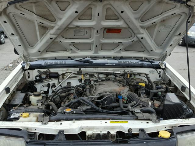 1N6ED26Y1XC318752 - 1999 NISSAN FRONTIER K WHITE photo 7