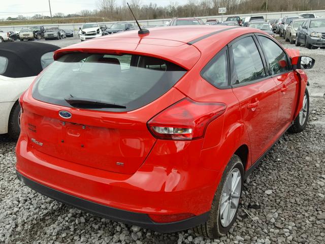 1FADP3K22HL336844 - 2017 FORD FOCUS SE RED photo 4