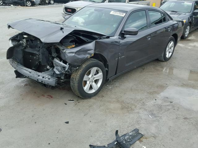 2C3CDXBG4EH268108 - 2014 DODGE CHARGER SE GRAY photo 2