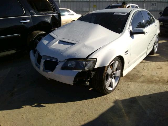 6G2EC57Y09L170612 - 2009 PONTIAC G8 GT WHITE photo 2