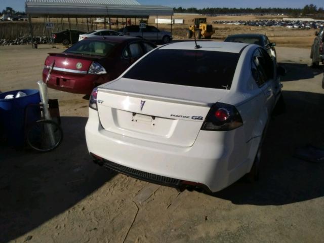 6G2EC57Y09L170612 - 2009 PONTIAC G8 GT WHITE photo 4