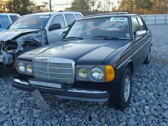 WDBAB33A4DB035976 - 1983 MERCEDES-BENZ 300 DT BLACK photo 2