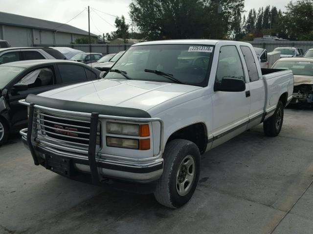 1GTEK19R1WR504679 - 1998 GMC SIERRA K15 WHITE photo 2