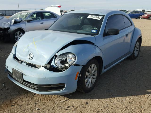 3VWF17AT8FM645118 - 2015 VOLKSWAGEN BEETLE 1.8 BLUE photo 2