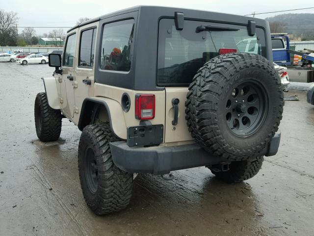 1C4BJWDG2GL279380 - 2016 JEEP WRANGLER U TAN photo 3