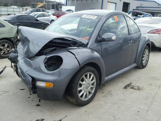 3VWCK31C85M417398 - 2005 VOLKSWAGEN NEW BEETLE GRAY photo 2