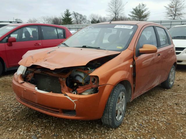 KL1TD66698B090658 - 2008 CHEVROLET AVEO BASE ORANGE photo 2