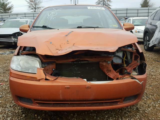 KL1TD66698B090658 - 2008 CHEVROLET AVEO BASE ORANGE photo 9