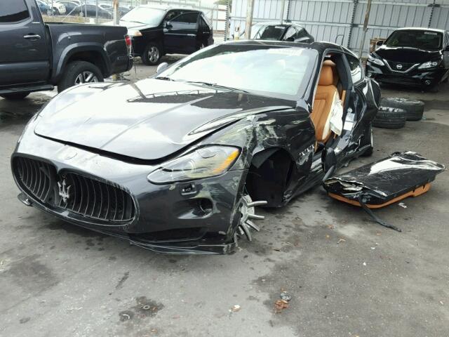 ZAM45KLA0B0056201 - 2011 MASERATI GRANTURISM GRAY photo 2