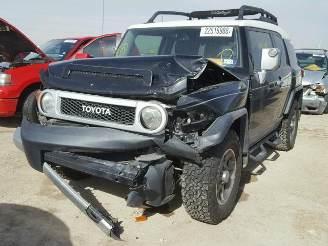 JTEBU4BF6BK109880 - 2011 TOYOTA FJ CRUISER BLACK photo 2