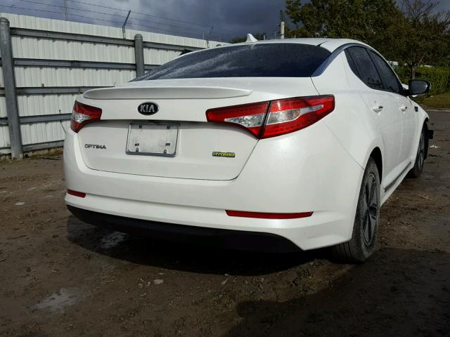 KNAGM4AD9D5060179 - 2013 KIA OPTIMA HYB WHITE photo 4