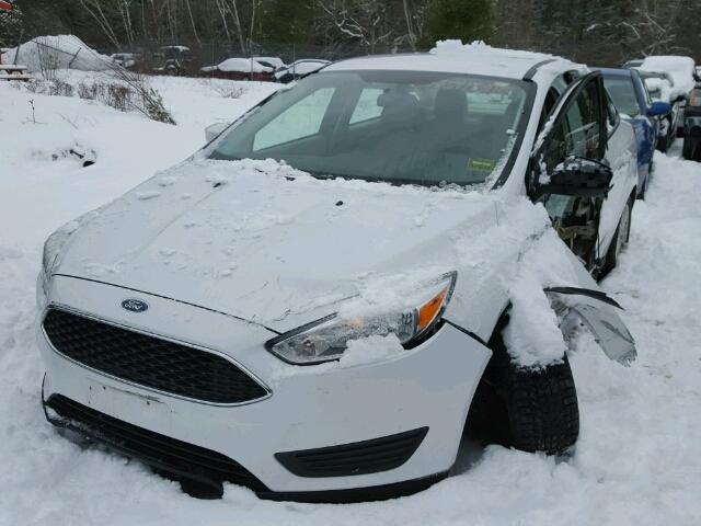 1FADP3F28FL226503 - 2015 FORD FOCUS SE WHITE photo 2