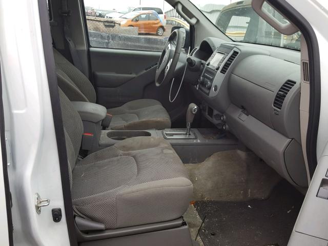 1N6AD0EV7GN773328 - 2016 NISSAN FRONTIER S WHITE photo 5