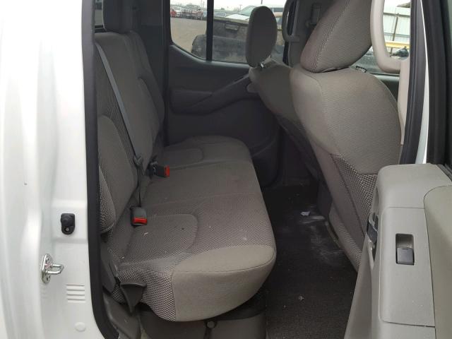 1N6AD0EV7GN773328 - 2016 NISSAN FRONTIER S WHITE photo 6