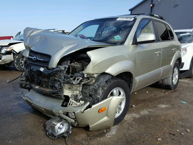 KM8JN12D77U686807 - 2007 HYUNDAI TUCSON SE GOLD photo 2