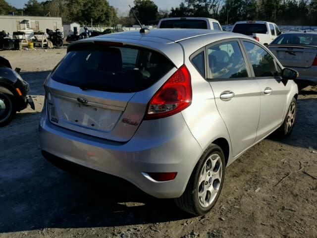 3FADP4FJ9CM106054 - 2012 FORD FIESTA SES SILVER photo 4