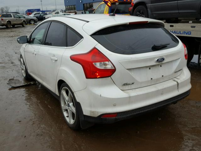 1FAHP3N29CL272565 - 2012 FORD FOCUS TITA WHITE photo 3