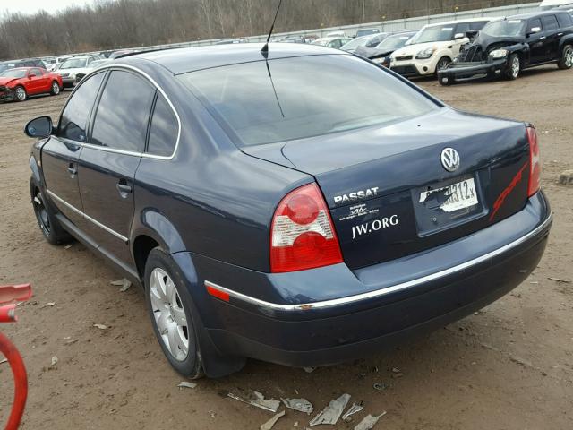 WVWAD63B05E075140 - 2005 VOLKSWAGEN PASSAT GLS BLUE photo 3