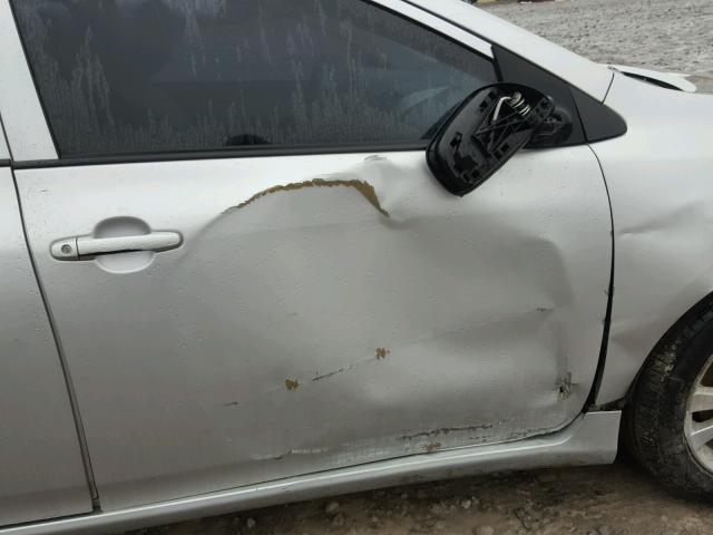 1NXBU4EE3AZ183909 - 2010 TOYOTA COROLLA BA SILVER photo 9