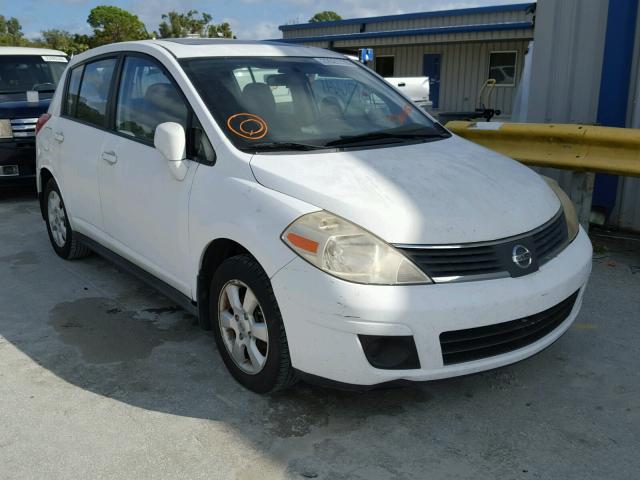 3N1BC13E98L396962 - 2008 NISSAN VERSA S WHITE photo 1