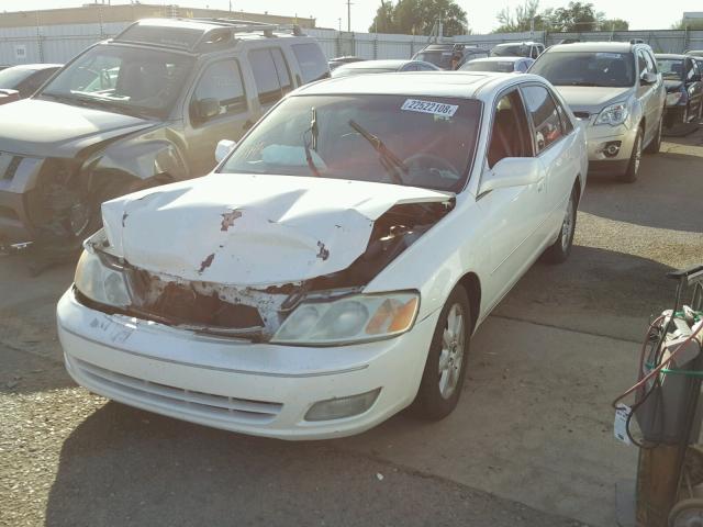 4T1BF28B22U211457 - 2002 TOYOTA AVALON XL WHITE photo 2