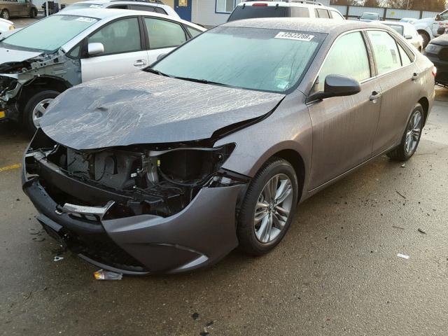 4T1BF1FK2HU644167 - 2017 TOYOTA CAMRY LE GRAY photo 2