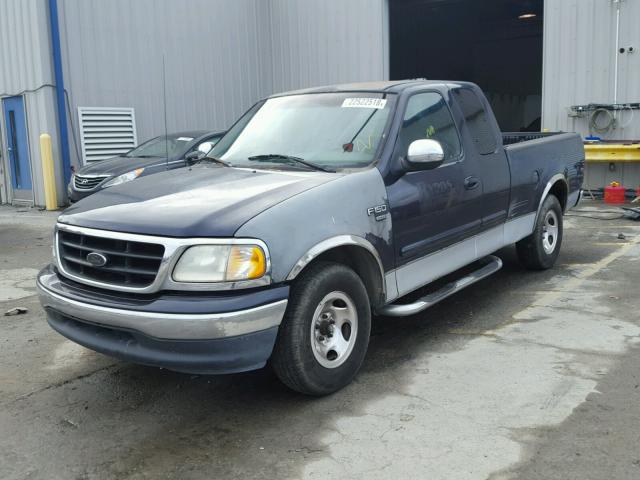 1FTRX17L4YNA22137 - 2000 FORD F150 BLUE photo 2