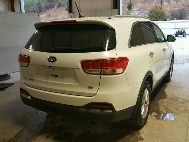 5XYPGDA36HG255820 - 2017 KIA SORENTO LX WHITE photo 4