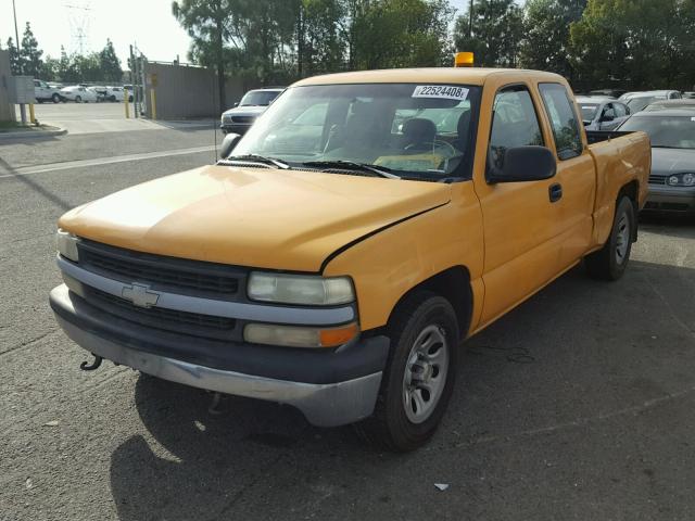 2GCEC19V8X1136280 - 1999 CHEVROLET SILVERADO YELLOW photo 2